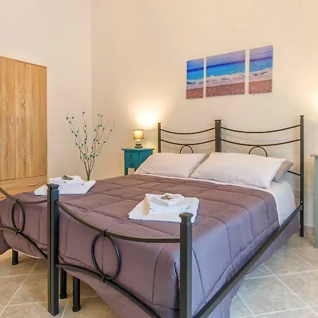 Alba A Menfi, Camera Privata In Guest house Menfi