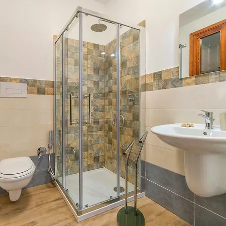 Alba A Menfi, Camera Privata In *
